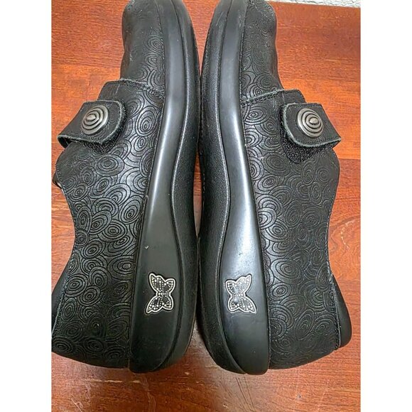 Alegria Joleen Black Embossed Swirl Slip-Resistant Women's Shoes Size 40/9 - Picture 4 of 7